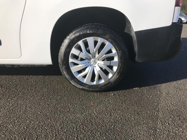 2022 Peugeot Partner 850 1.5 Bluehdi 100 Professional Premium Crew Van (RO22VLA) Image 14