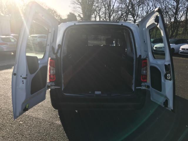 2022 Peugeot Partner 850 1.5 Bluehdi 100 Professional Premium Crew Van (RO22VLA) Image 8