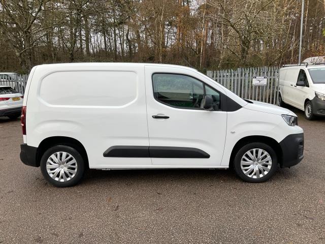 2020 Peugeot Partner 1000 1.5 Bluehdi 100 Professional Crew Van (RO70WUP) Image 16