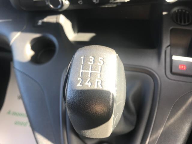 2019 Peugeot Partner 1000 1.6 Bluehdi 100 Professional Van Euro 6 (RV19HRA) Thumbnail 29