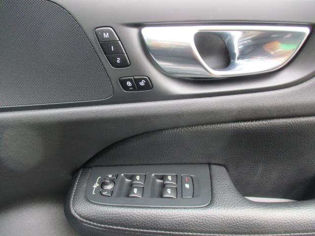 2021 Volvo V60 2.0 B4p Momentum 5Dr Auto (RX21ORV) Image 28
