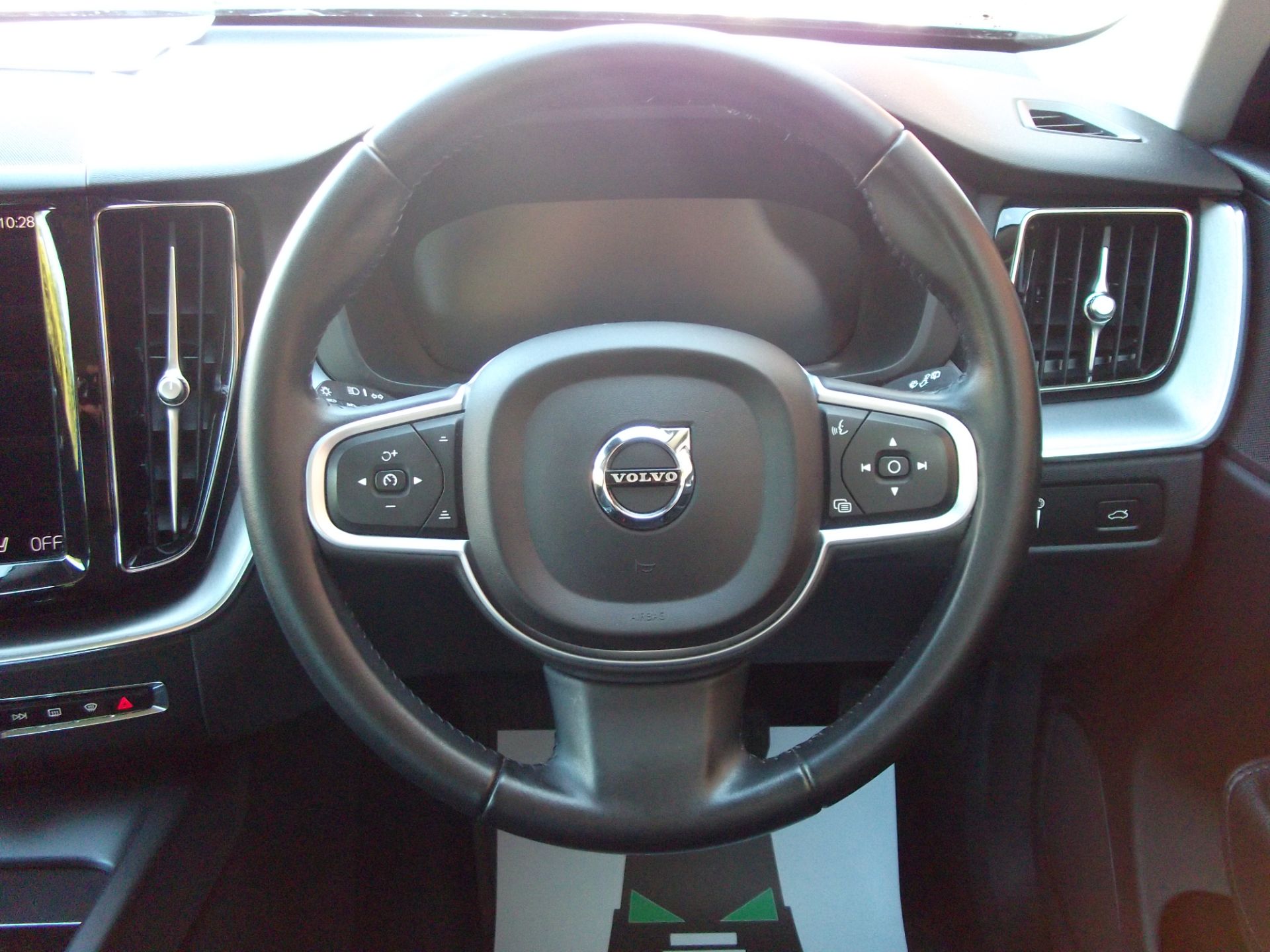 2021 Volvo Xc60 2.0 B5p [250] Momentum 5Dr AWD Geartronic (RX21OVM) Image 13