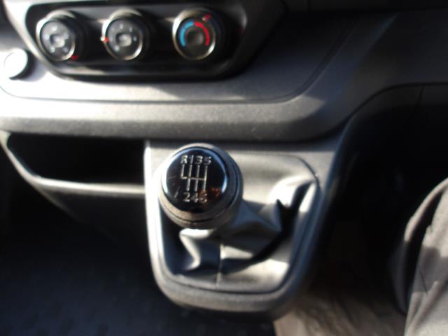 2022 Renault Trafic Sl28 Blue Dci 150 Business Van (SA22WKK) Image 30