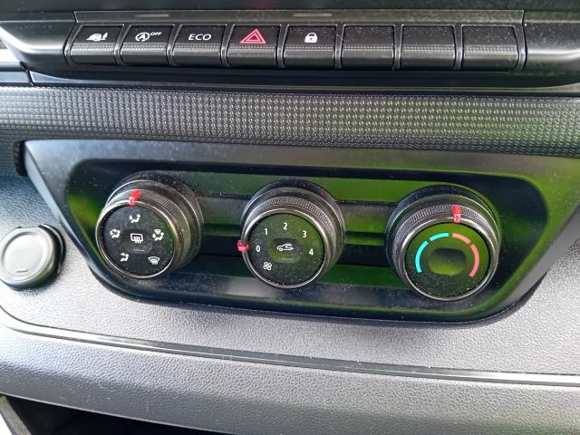 2022 Renault Trafic LL30 BLUE DCI 150PS BUSINESS EURO 6 (SB22GZV) Image 30