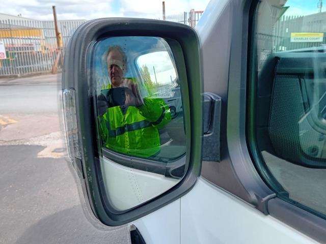 2022 Renault Trafic LL30 BLUE DCI 150PS BUSINESS EURO 6 (SB22GZV) Image 40