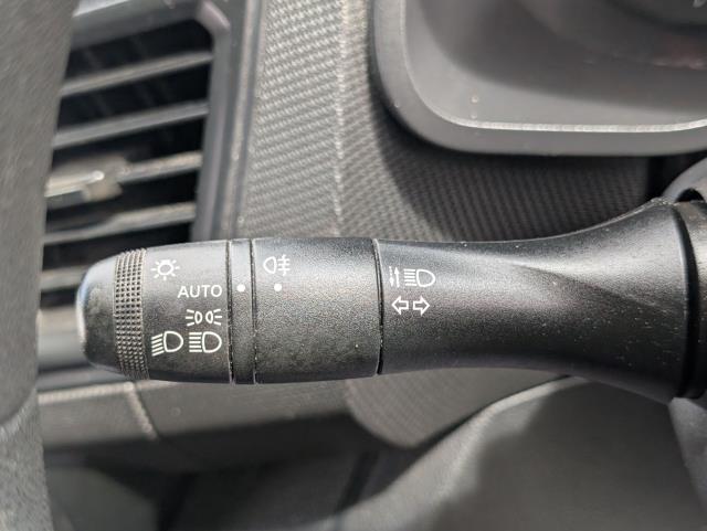2022 Renault Trafic Sl28 Blue Dci 150 Business Van - Full Service History | Reliable | Something Different  (SB22UWO) Image 20