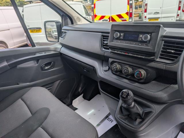 2022 Renault Trafic Sl28 Blue Dci 150 Business Van - Full Service History | Reliable | Something Different  (SB22UWO) Image 27