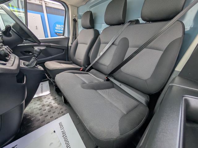2022 Renault Trafic Sl28 Blue Dci 150 Business Van - Full Service History | Reliable | Something Different  (SB22UWO) Image 15