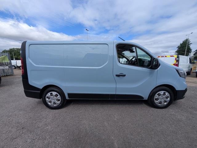 2022 Renault Trafic Sl28 Blue Dci 150 Business Van - Full Service History | Reliable | Something Different  (SB22UWO) Image 14
