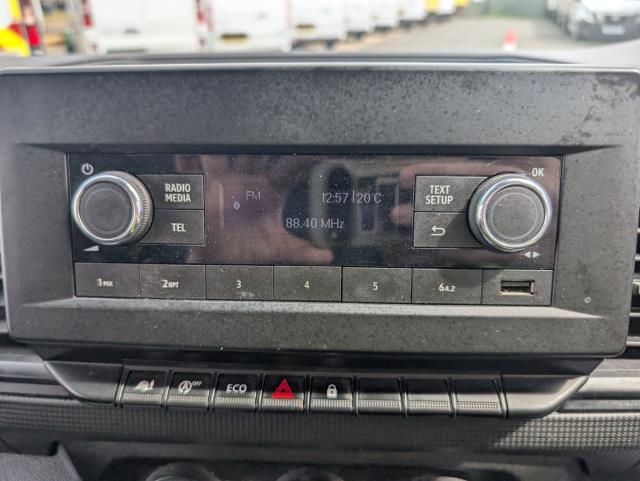 2022 Renault Trafic Sl28 Blue Dci 150 Business Van - Full Service History | Reliable | Something Different  (SB22UWO) Image 24