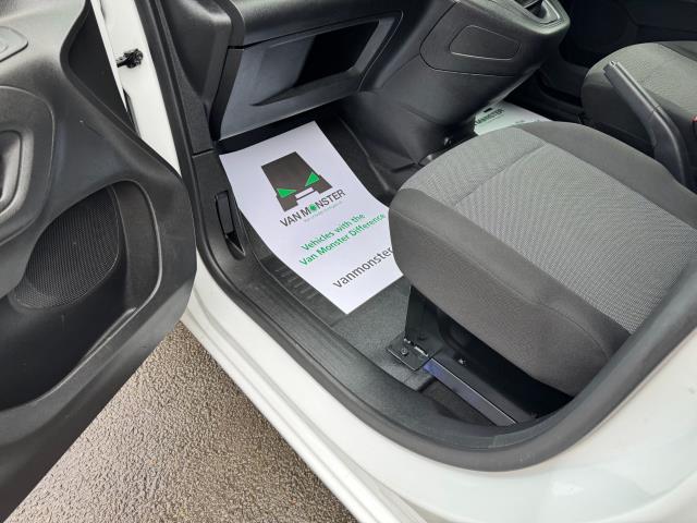 2023 Vauxhall Combo Cargo 2300 1.5 Turbo D 100Ps H1 Prime Van (SB23YRV) Image 38