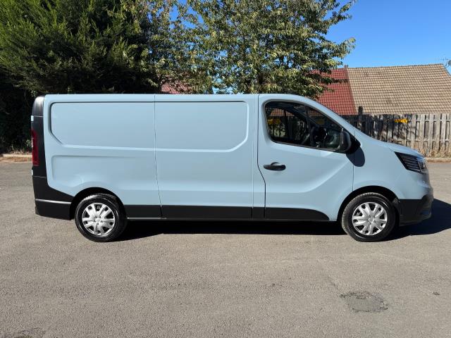 2022 Renault Trafic Ll30 Blue Dci 130 Business Van (SG72WYC) Image 10