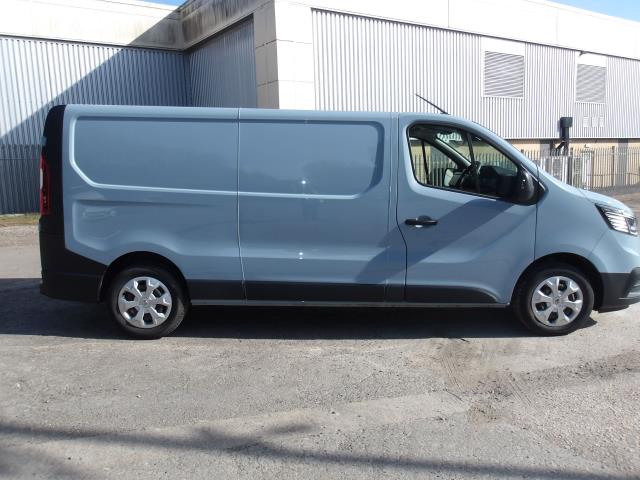 2022 Renault Trafic LL30 Blue DCi 130PS Business Van (SG72YJO) Image 10