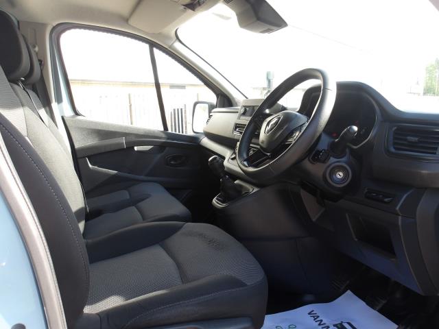 2022 Renault Trafic LL30 Blue DCi 130PS Business Van (SG72YJO) Image 20