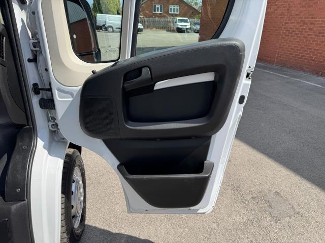 2022 Vauxhall Movano 2.2 Turbo D 140Ps H2 Van Dynamic (SL72NDV) Image 19