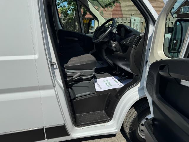 2022 Vauxhall Movano 2.2 Turbo D 140Ps H2 Van Dynamic (SL72NDV) Image 13