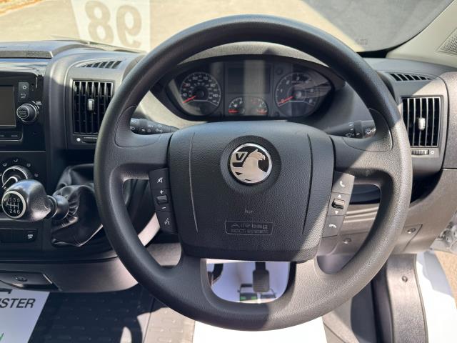 2022 Vauxhall Movano 2.2 Turbo D 140Ps H2 Van Dynamic (SL72NDV) Image 23