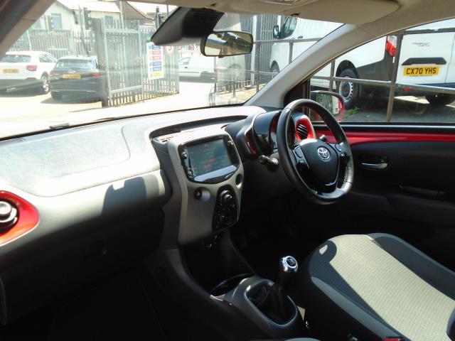 2021 Toyota Aygo 1.0 VVT-i  X-Play TSS 5Dr (WM21UJW) Image 2