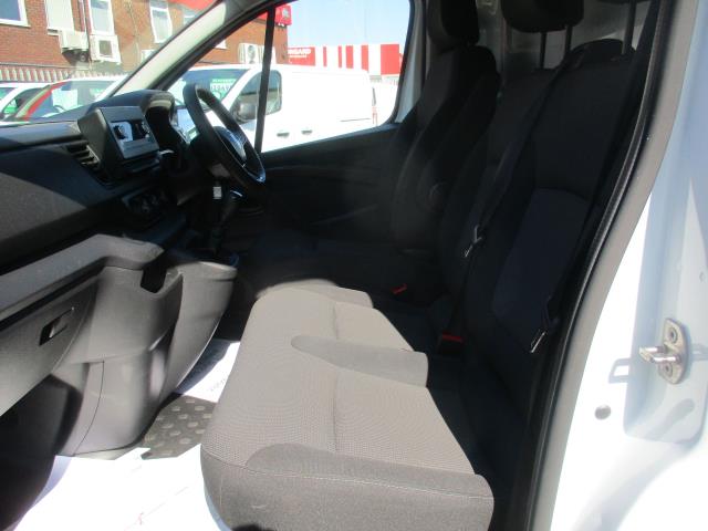 2022 Renault Trafic Sl28 Blue Dci 150 Business Van (WM22AKN) Image 26