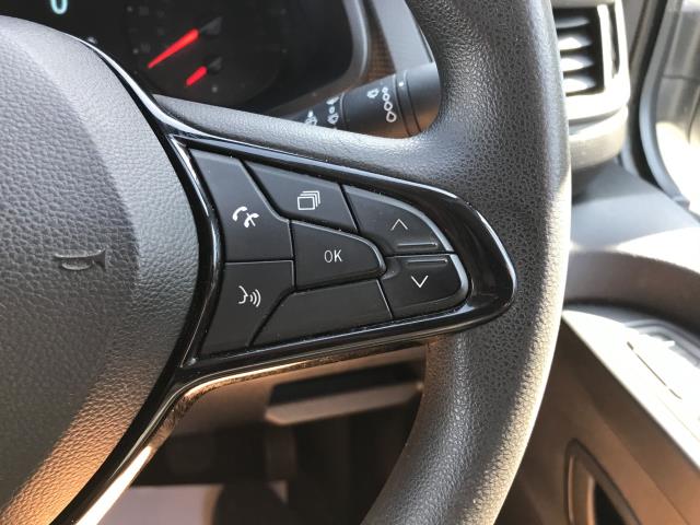 2022 Renault Trafic Sl28 Blue Dci 150 Business Van (WM22AKO) Image 27