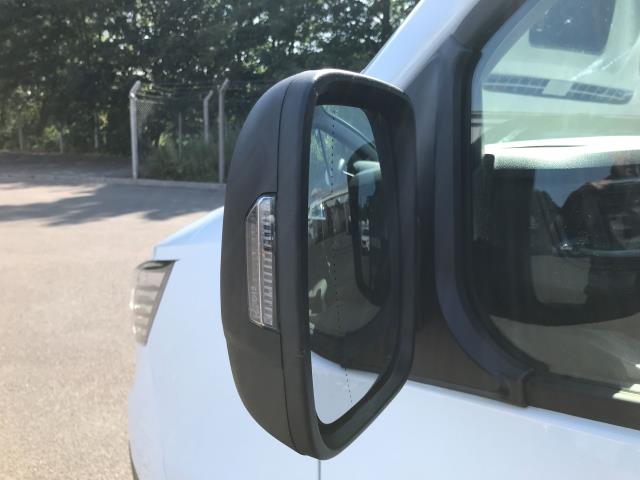 2022 Renault Trafic Sl28 Blue Dci 150 Business Van (WM22AKO) Image 16