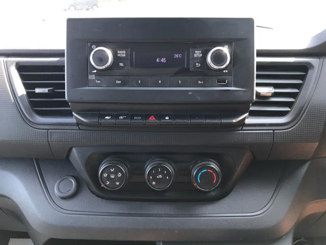 2022 Renault Trafic Sl28 Blue Dci 150 Business Van (WM22AKO) Image 24