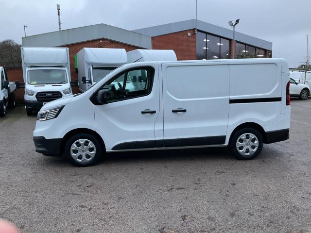 2022 Renault Trafic Sl28 Blue Dci 130 Business+ Van (WM22HLX) Image 6