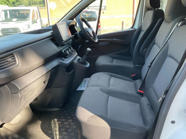 2022 Renault Trafic Sl28 Blue Dci 130 Business+ Van (WM22LHT) Image 7