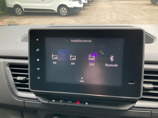 2023 Renault Trafic Sl28 Blue Dci 130 Business+ Van (WM23RWU) Image 22