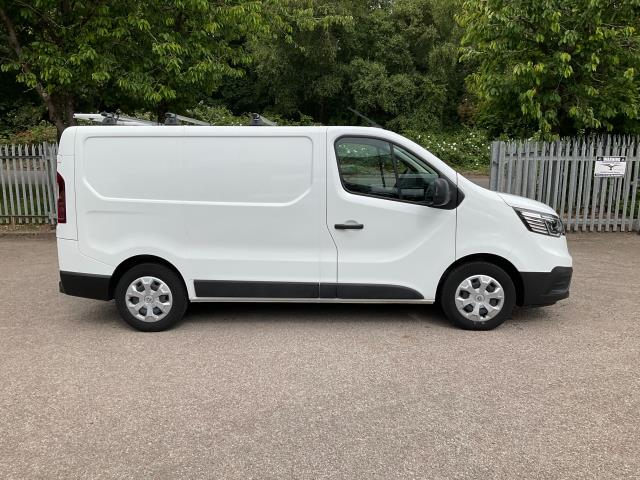 2023 Renault Trafic Sl28 Blue Dci 130 Business+ Van (WM23RWU) Image 17