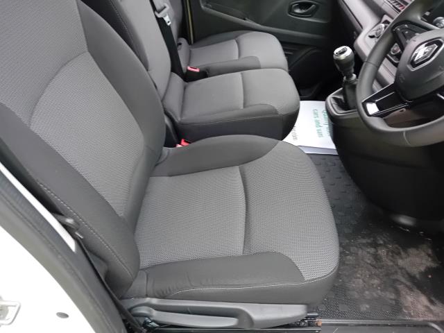 2023 Renault Trafic SL28 L1 H1 BLUE DCI 130PS BUSINESS+  EURO 6 (WM23SBZ) Image 13