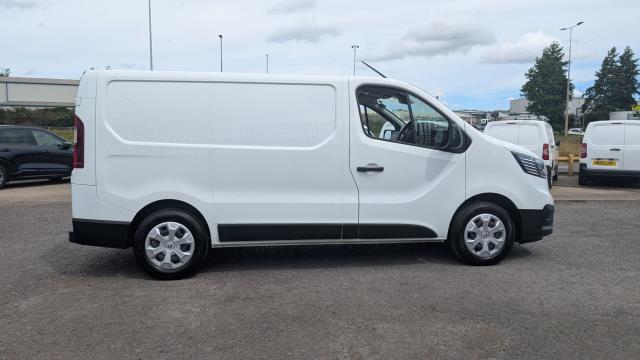 2023 Renault Trafic Sl28 Blue Dci 130 Business+ Van (WM23SCX) Image 12