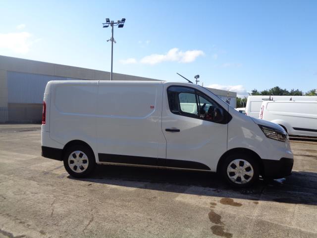 2023 Renault Trafic Sl28 Blue Dci 130 Business+ Van (WM23SCZ) Image 2