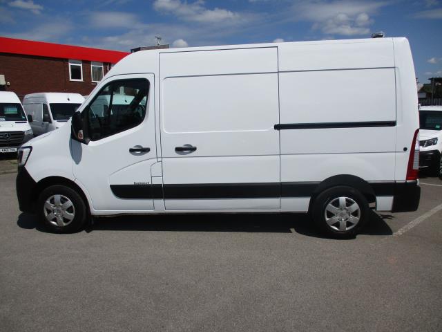 2022 Renault Master MWB FWD MM35DCI 135PS BUSINESS + MEDIUM ROOF (WM72APV) Image 8