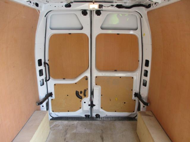 2022 Renault Master Mm35dci 135 Business+ Medium Roof Van (WM72APX) Image 28