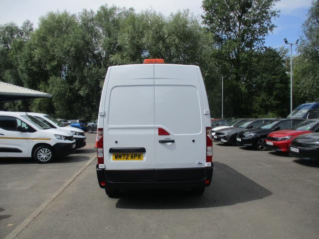 2022 Renault Master Mm35dci 135 Business+ Medium Roof Van (WM72APX) Image 6