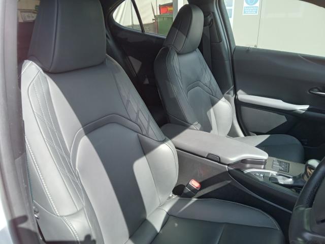 2024 Lexus Ux 250H 2.0 F-Sport Design 5Dr Cvt (WM73OGE) Image 31