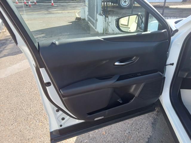 2023 Lexus Ux 250H 2.0 F-Sport Design 5Dr Cvt (WM73OGF) Image 18