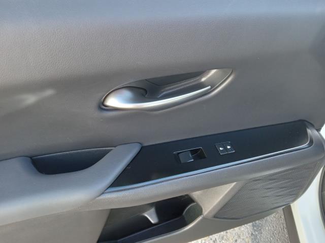 2023 Lexus Ux 250H 2.0 F-Sport Design 5Dr Cvt (WM73OGF) Image 17