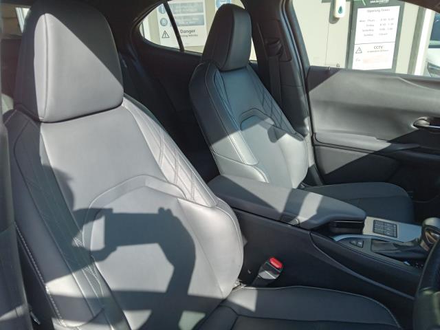 2023 Lexus Ux 250H 2.0 F-Sport Design 5Dr Cvt (WM73OGF) Image 29