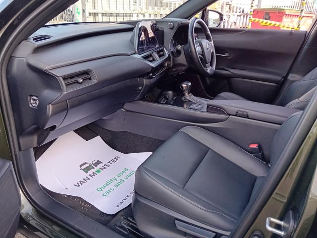 2024 Lexus Ux 250H 2.0 F-Sport Design 5Dr Cvt (WM73OGS) Image 18