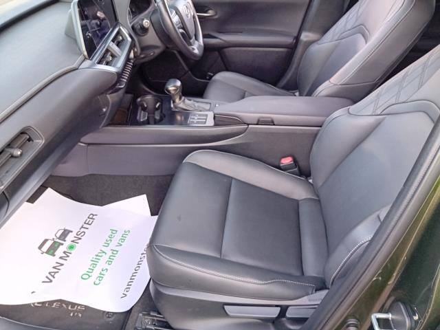 2024 Lexus Ux 250H 2.0 F-Sport Design 5Dr Cvt (WM73OGS) Image 9