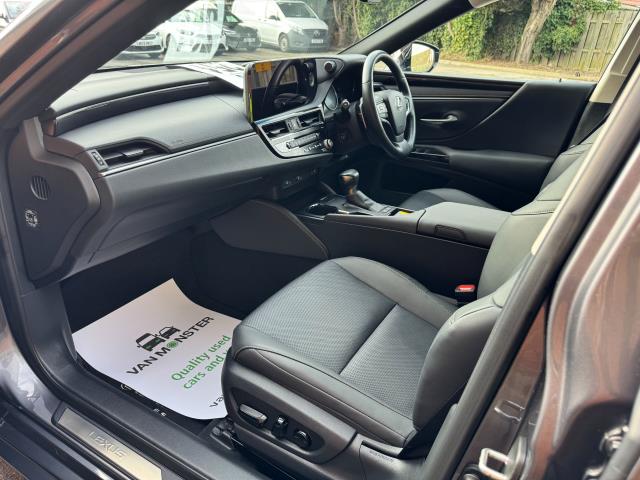 2023 Lexus Es 300H 2.5 4Dr Cvt Premium Edition (WM73OJO) Image 17