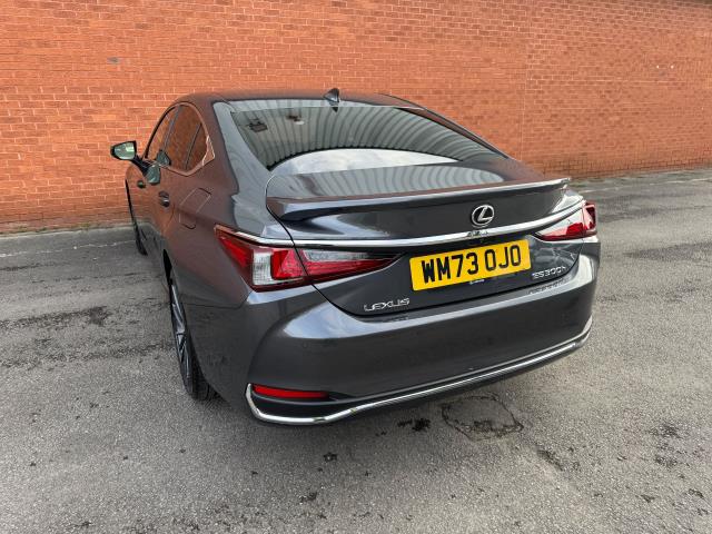 2023 Lexus Es 300H 2.5 4Dr Cvt Premium Edition (WM73OJO) Image 7