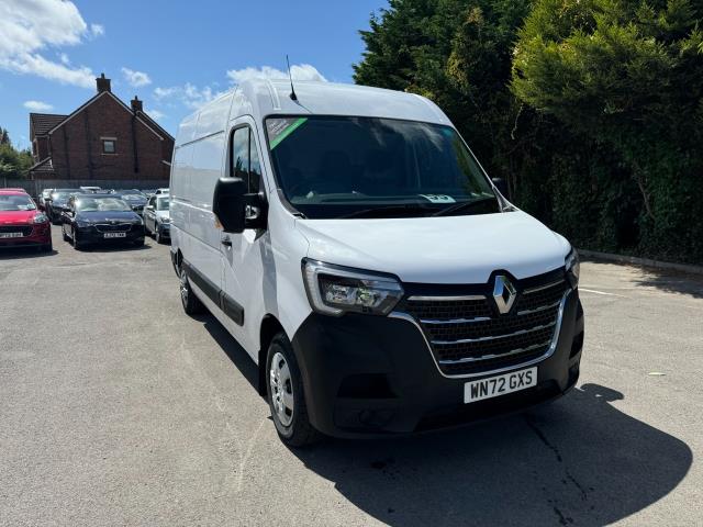 2022 Renault Master MM 35 DCI135 Business+ Medium Roof Van (WN72GXS) Image 2