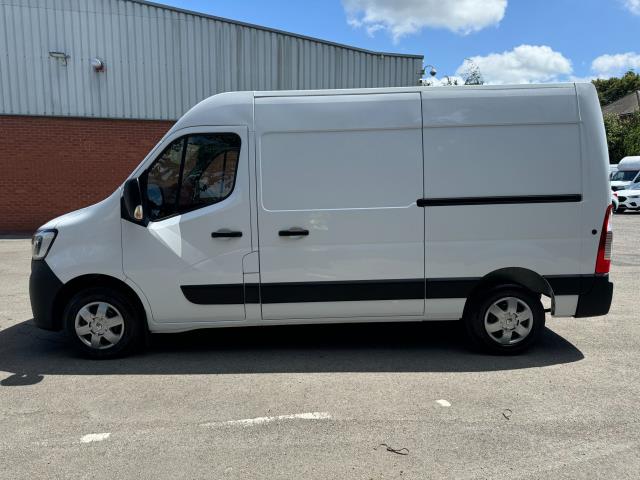 2022 Renault Master MM 35 DCI135 Business+ Medium Roof Van (WN72GXS) Image 6