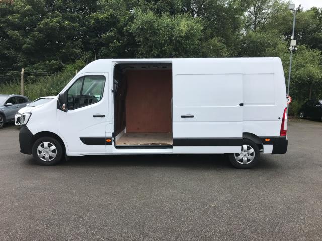 2022 Renault Master LM35 DCI 135 BUSINESS+ MEDIUM ROOF EURO 6 VAN (WN72LSF) Image 6