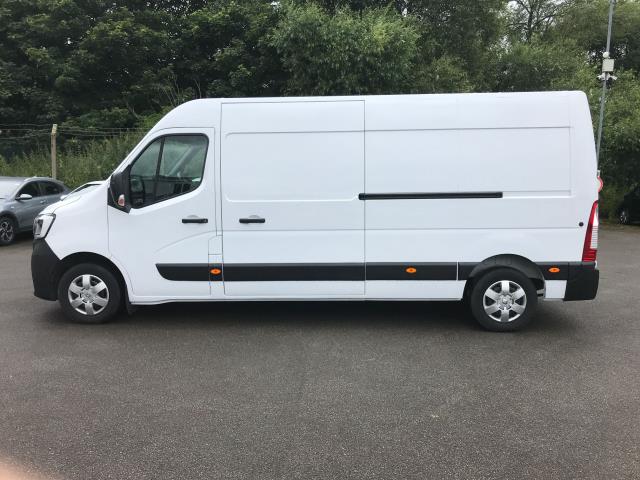 2022 Renault Master LM35 DCI 135 BUSINESS+ MEDIUM ROOF EURO 6 VAN (WN72LSF) Image 5