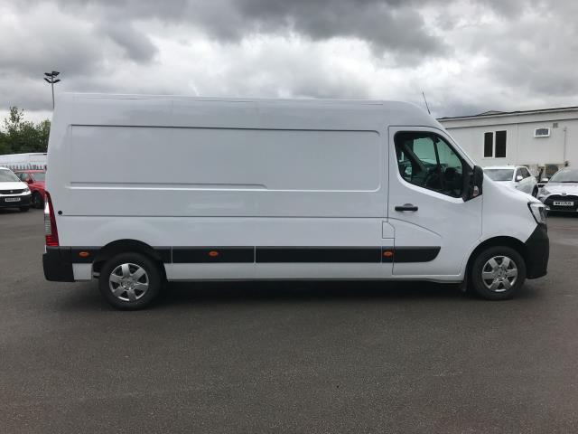 2022 Renault Master LM35 DCI 135 BUSINESS+ MEDIUM ROOF EURO 6 VAN (WN72LSF) Image 12