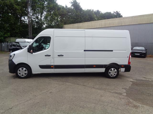 2022 Renault Master Lm35dci 135 Business+ Medium Roof Van (WN72LVL) Image 5